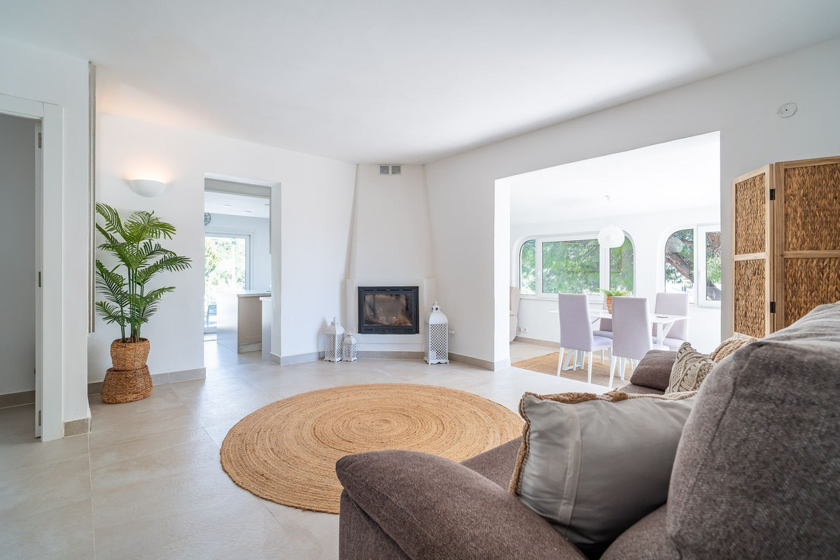 Villa for sale in Fuengirola