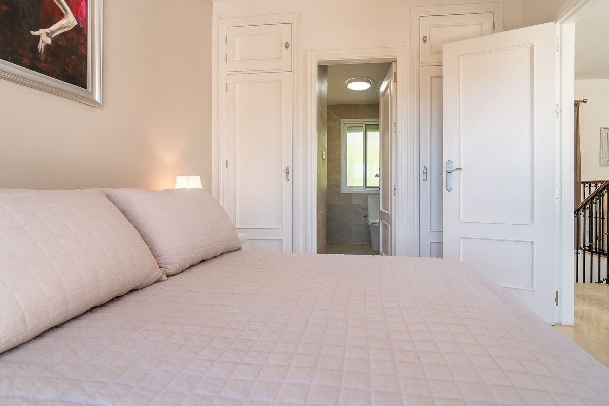 Villa for sale in Fuengirola