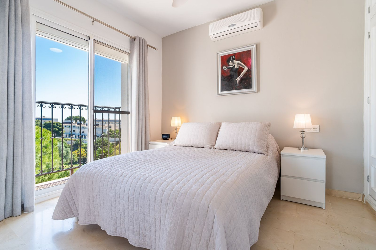 Villa for sale in Fuengirola