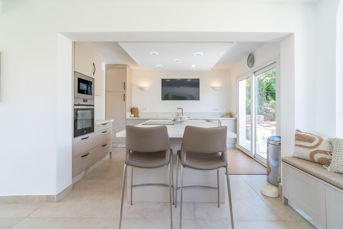 Villa for sale in Fuengirola