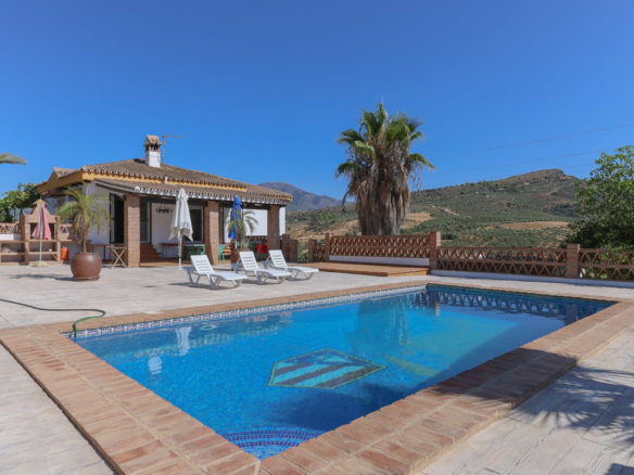 Villa for sale in Guaro
