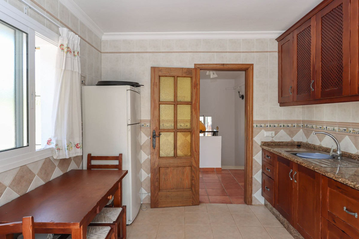 Villa for sale in Guaro