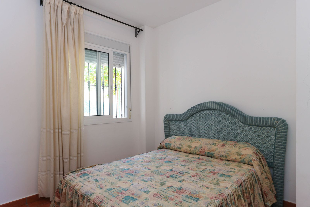 Villa for sale in Guaro