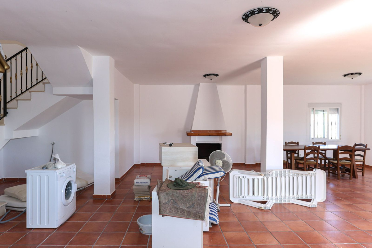 Villa for sale in Guaro