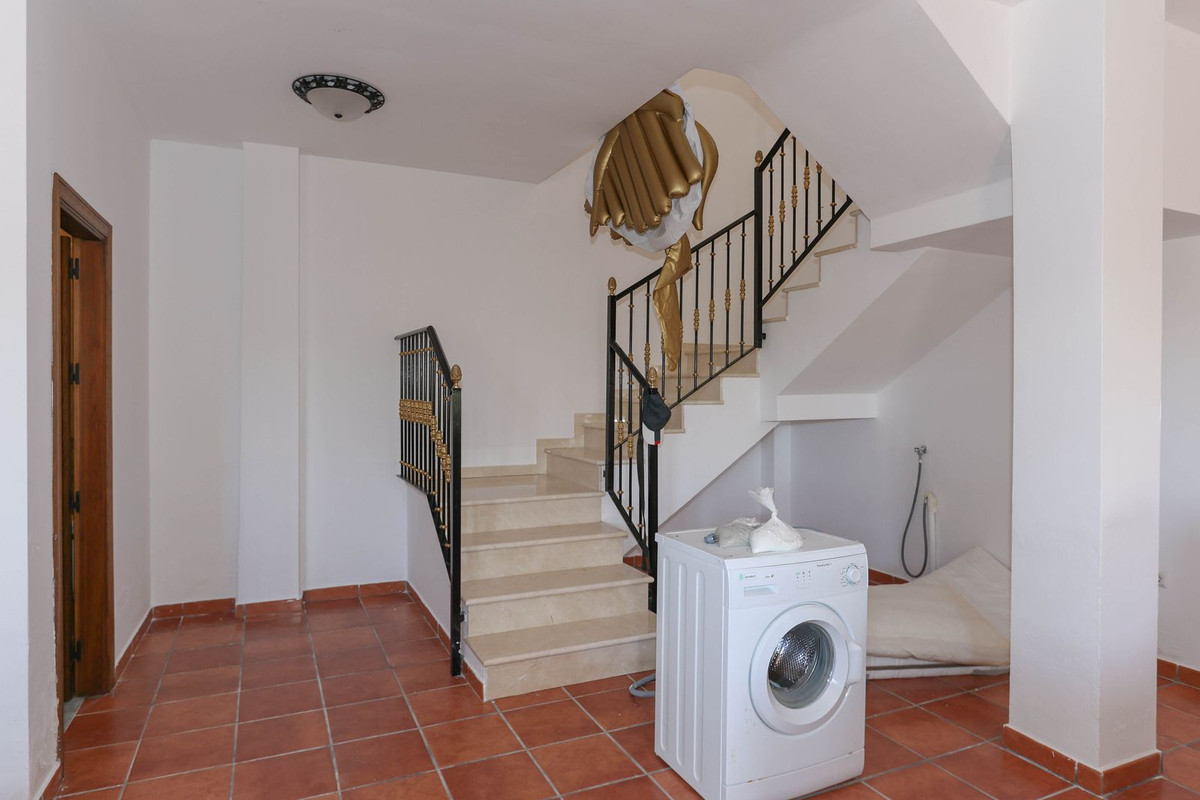 Villa for sale in Guaro