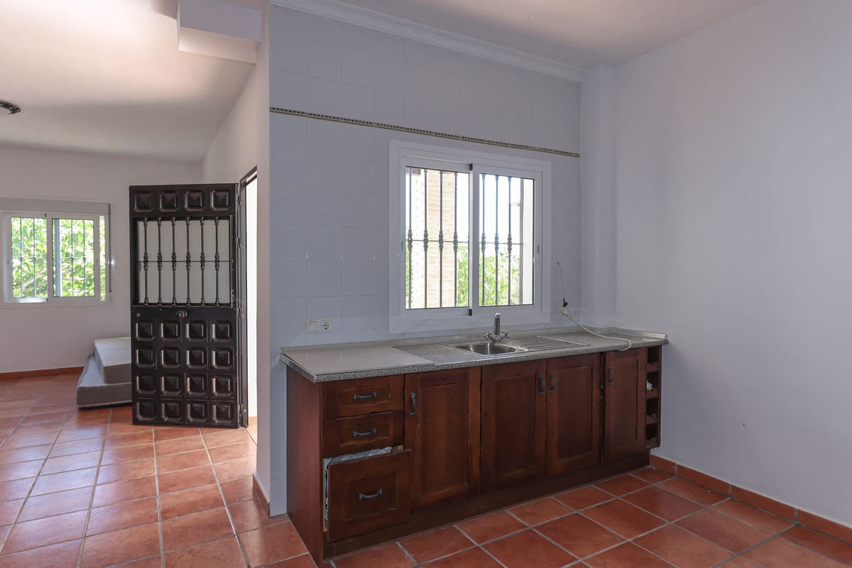Villa for sale in Guaro