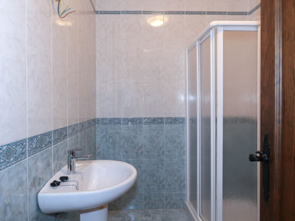 Villa for sale in Guaro
