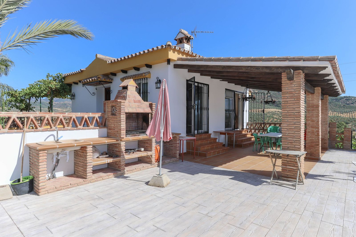Villa for sale in Guaro