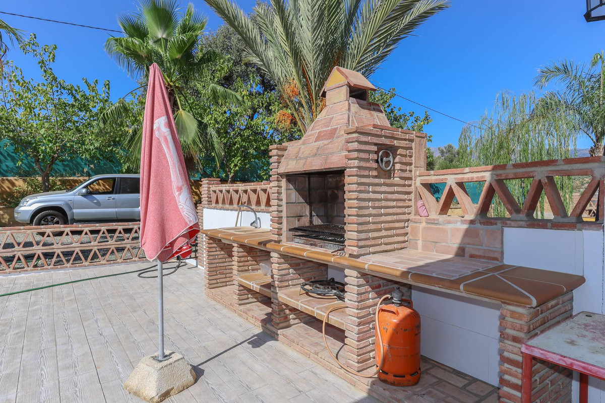 Villa for sale in Guaro