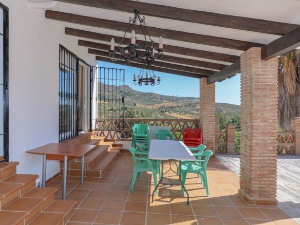 Villa for sale in Guaro