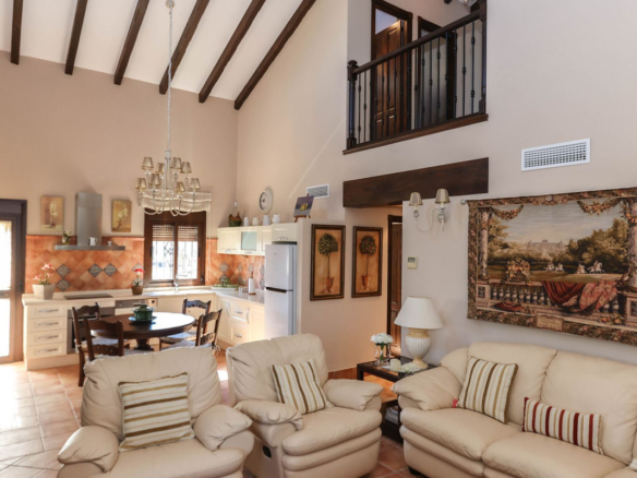 Villa for sale in Guaro