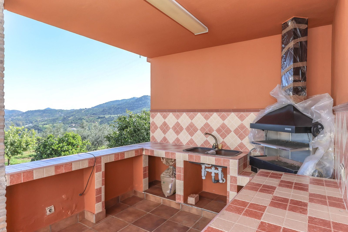Villa for sale in Guaro