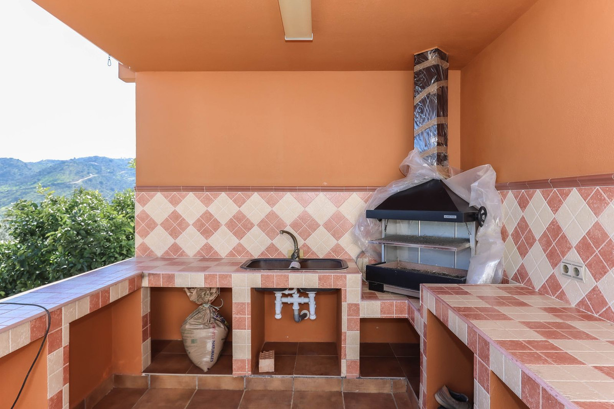 Villa for sale in Guaro