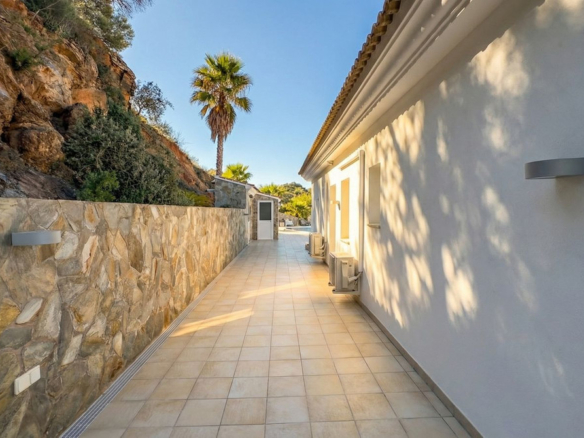 Villa for sale in Guaro