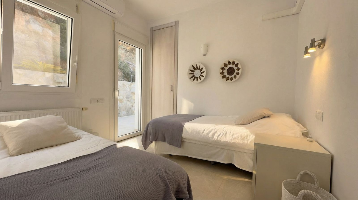 Villa for sale in Guaro