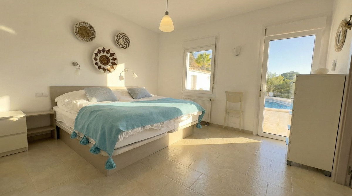 Villa for sale in Guaro