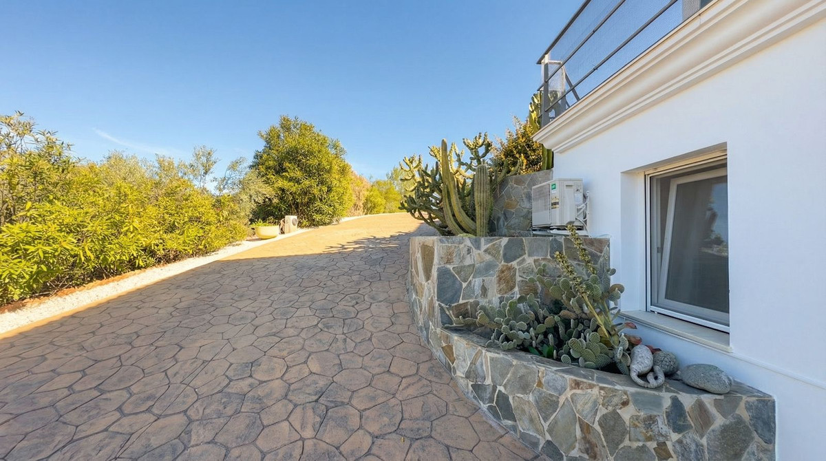 Villa for sale in Guaro