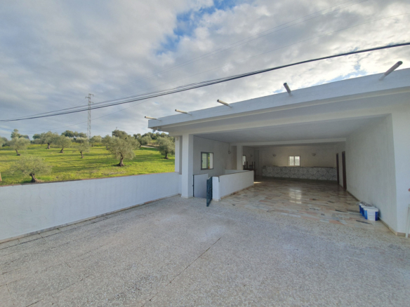 Villa for sale in Guaro