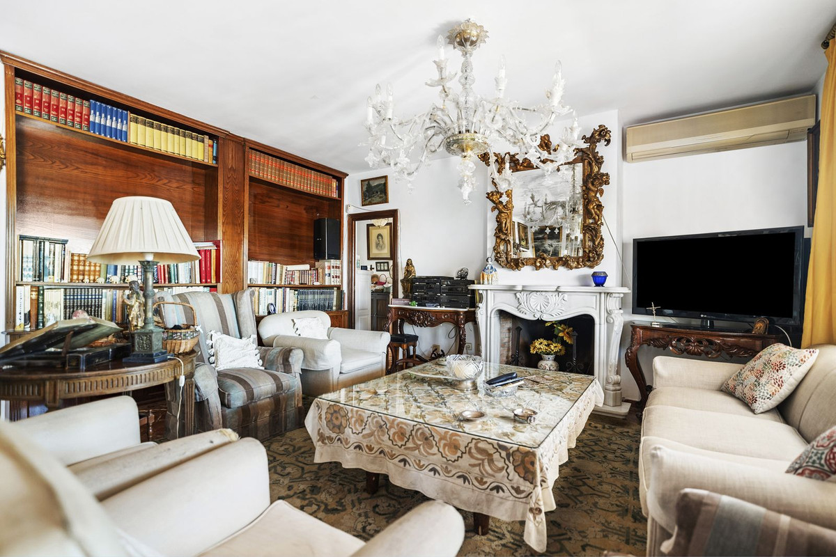 Villa for sale in Málaga