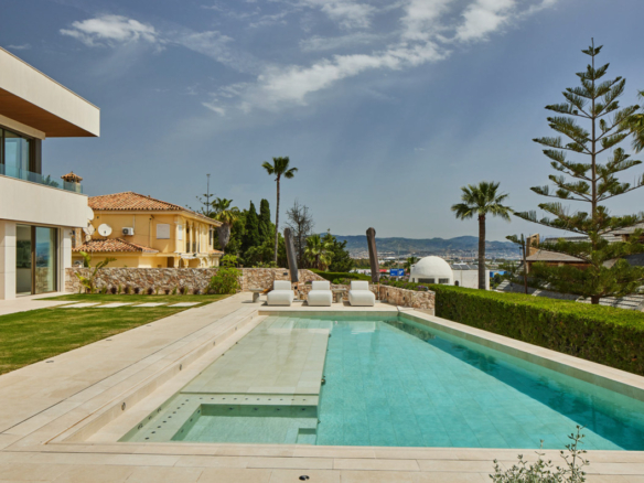 Villa for sale in Málaga