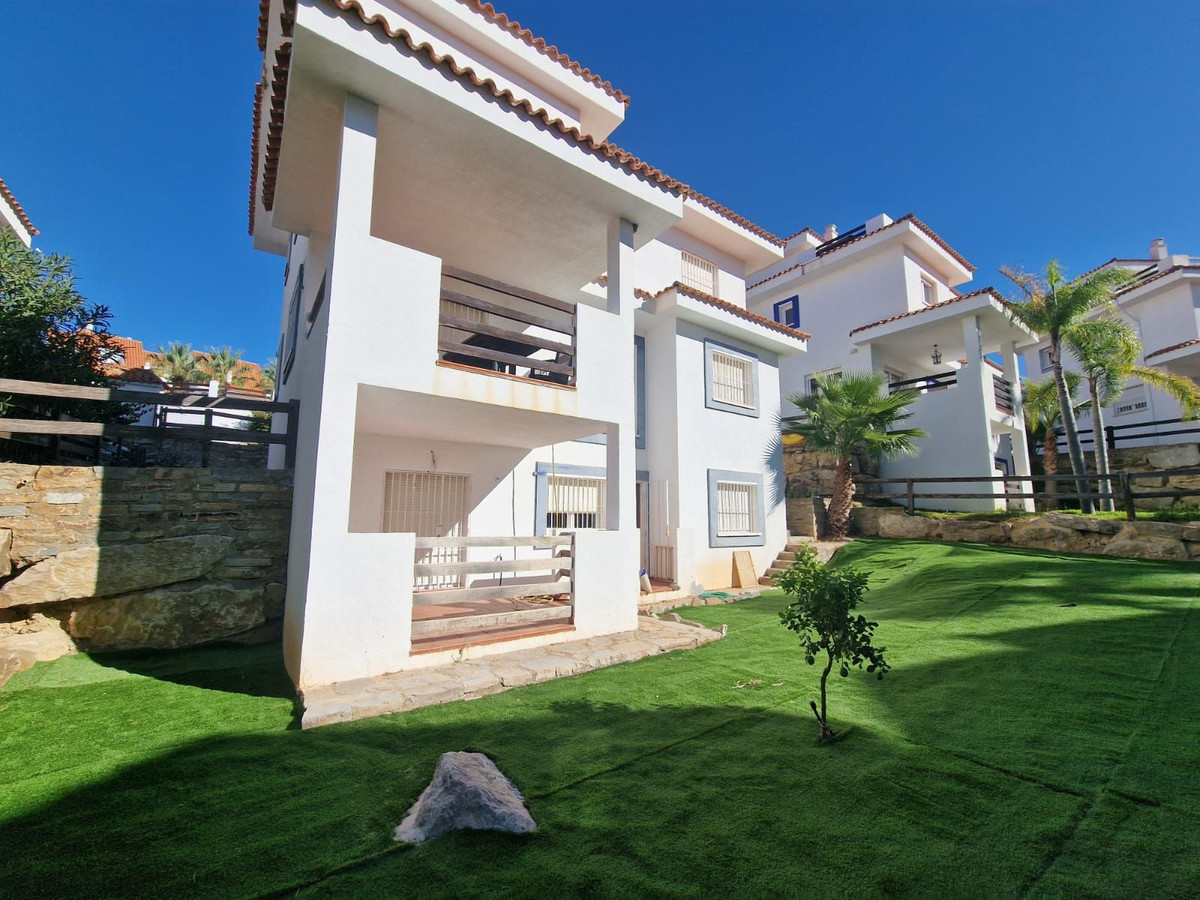 Villa for sale in Manilva