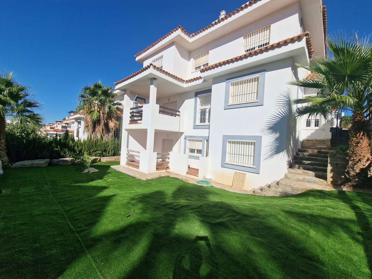Villa for sale in Manilva