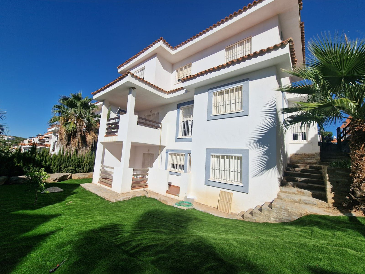 Villa for sale in Manilva