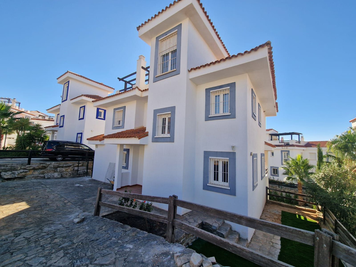 Villa for sale in Manilva