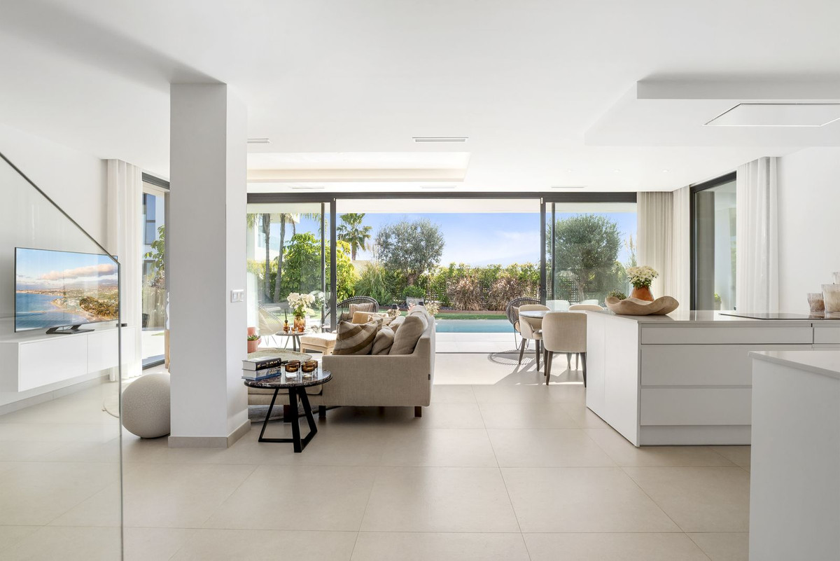 Villa for sale in Manilva