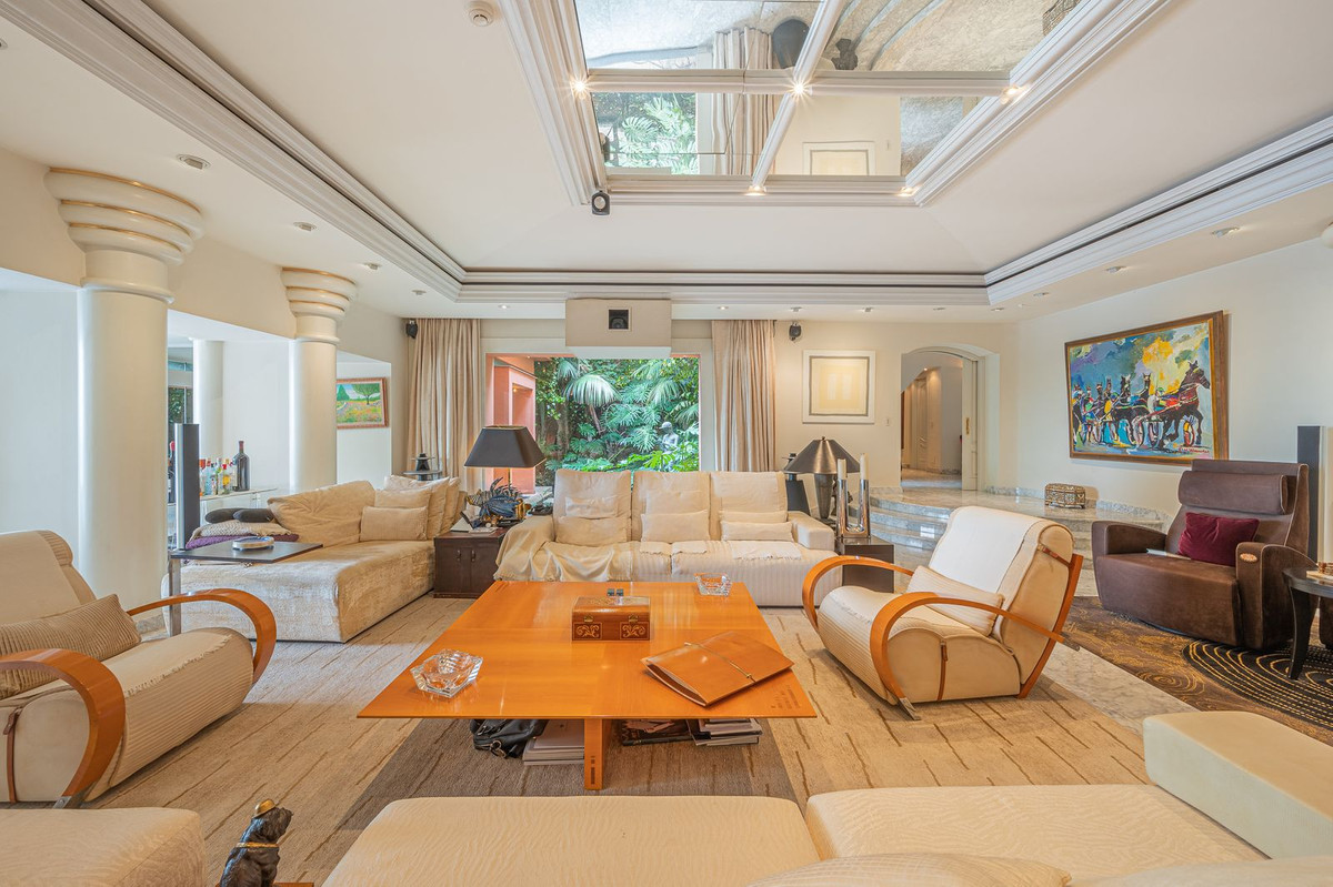 Villa for sale in Marbella