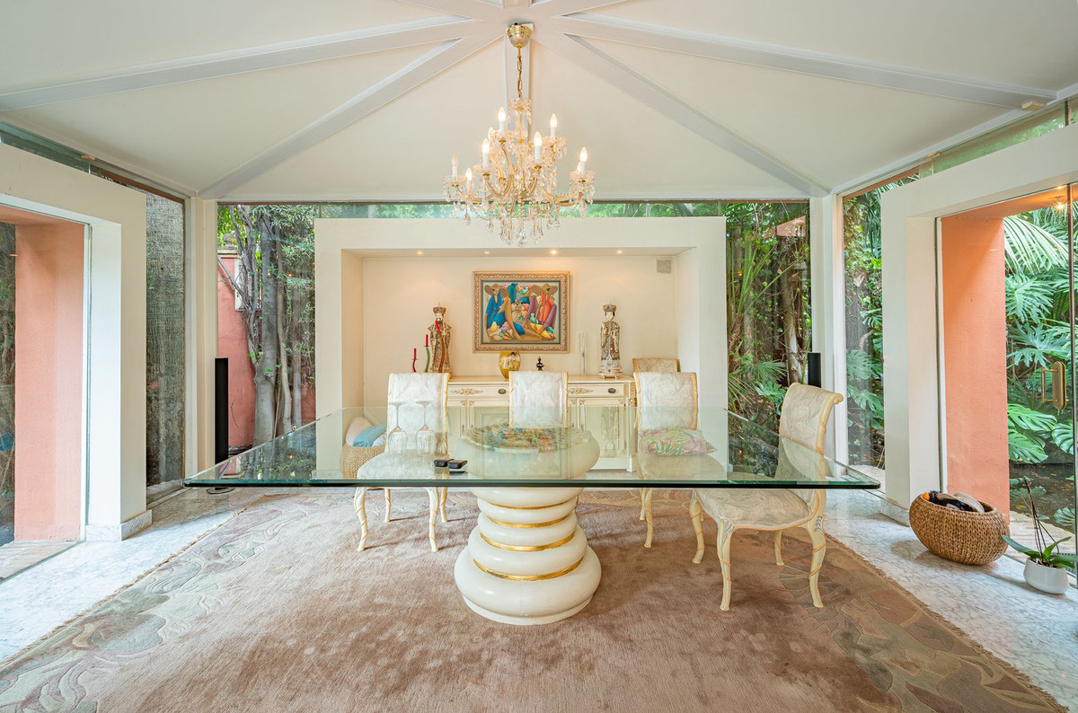 Villa for sale in Marbella