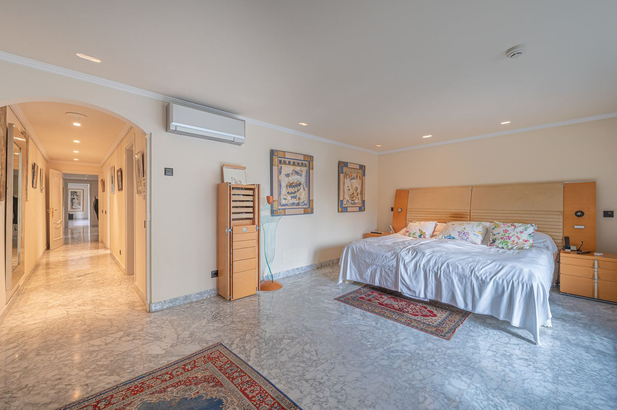 Villa for sale in Marbella