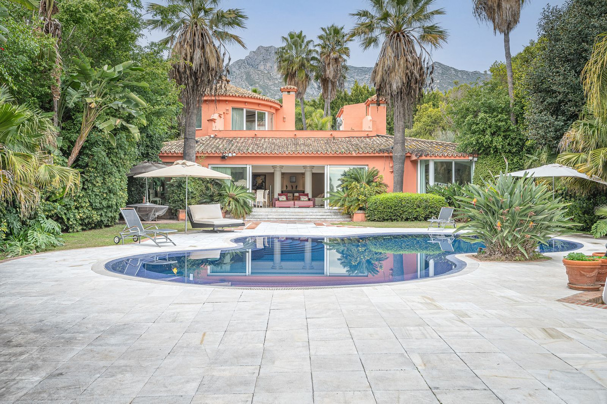 Villa for sale in Marbella