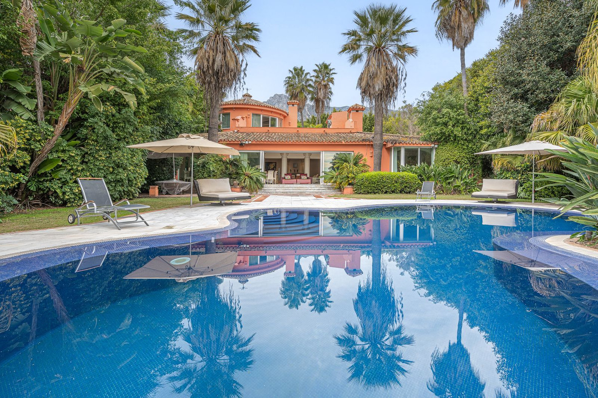 Villa for sale in Marbella