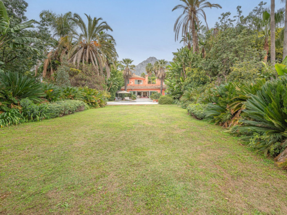 Villa for sale in Marbella