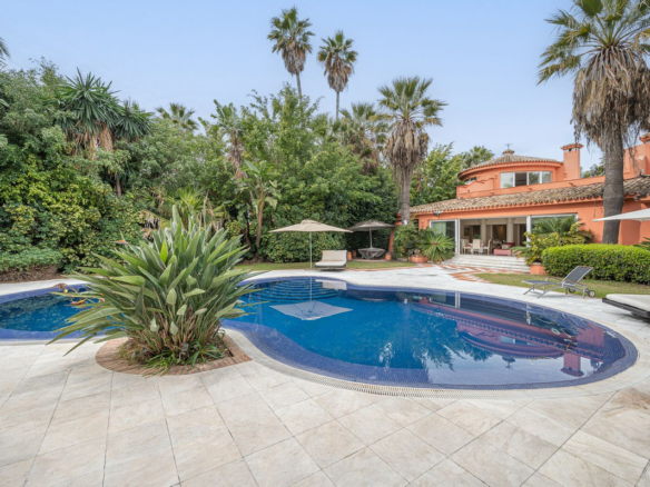 Villa for sale in Marbella