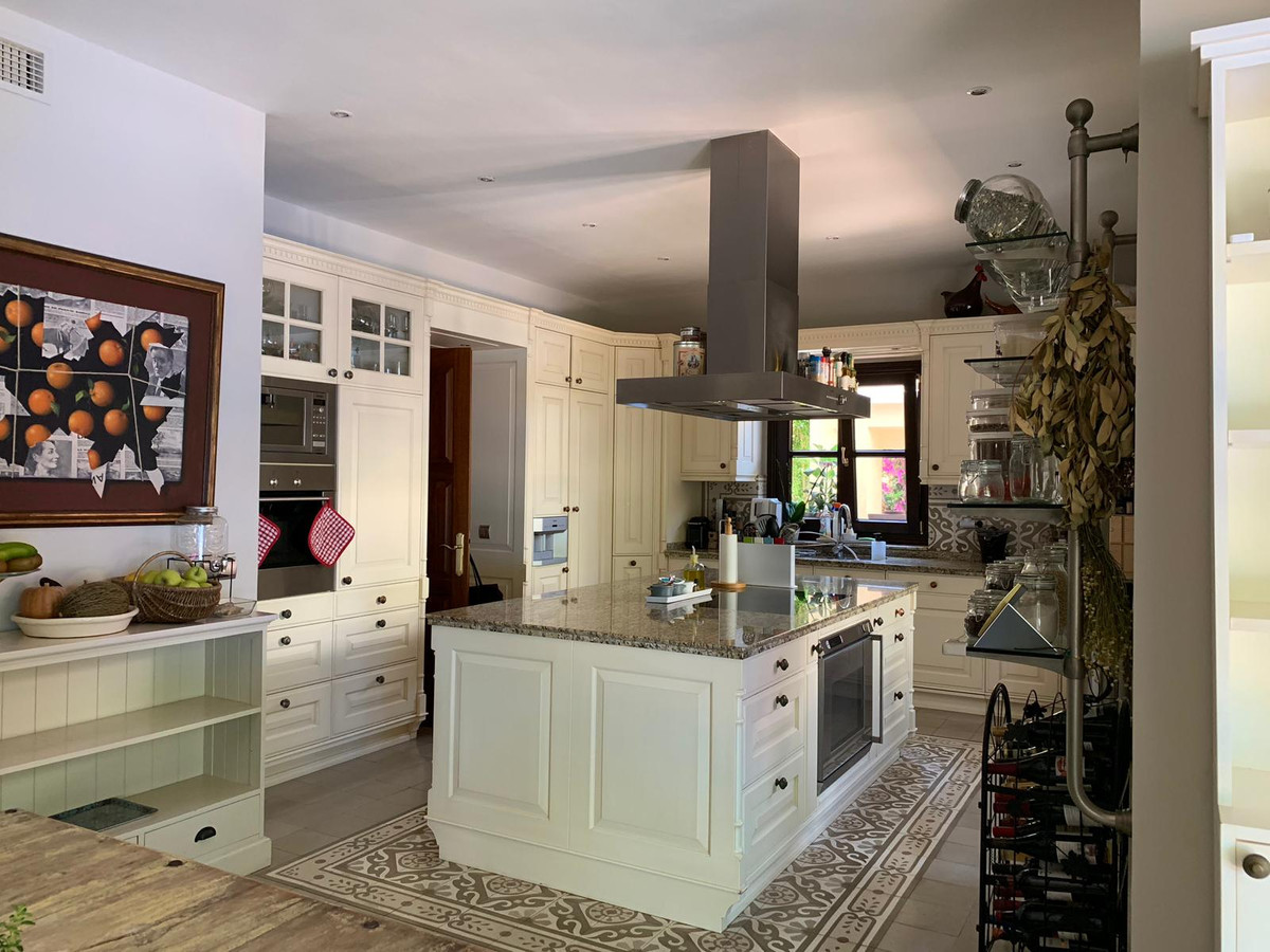 Villa for sale in Marbella