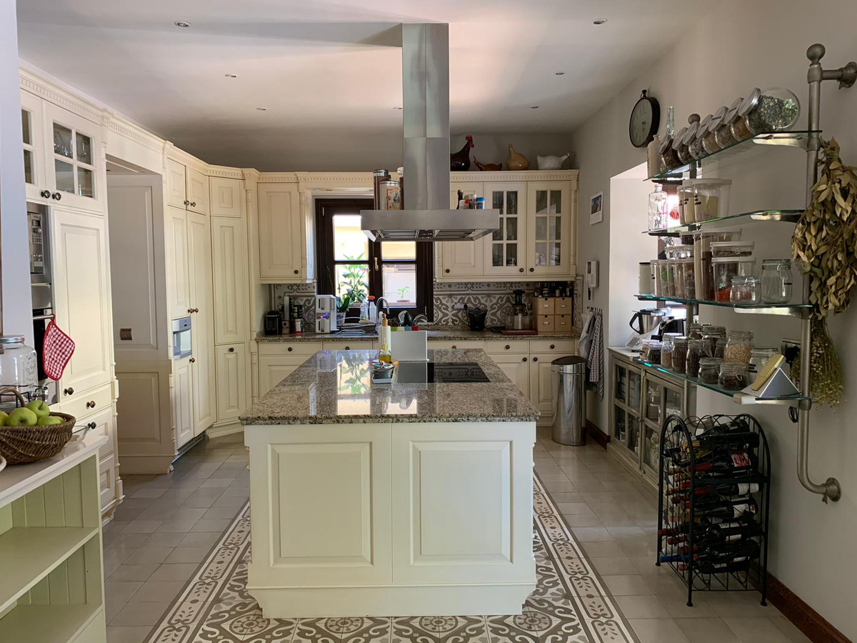 Villa for sale in Marbella