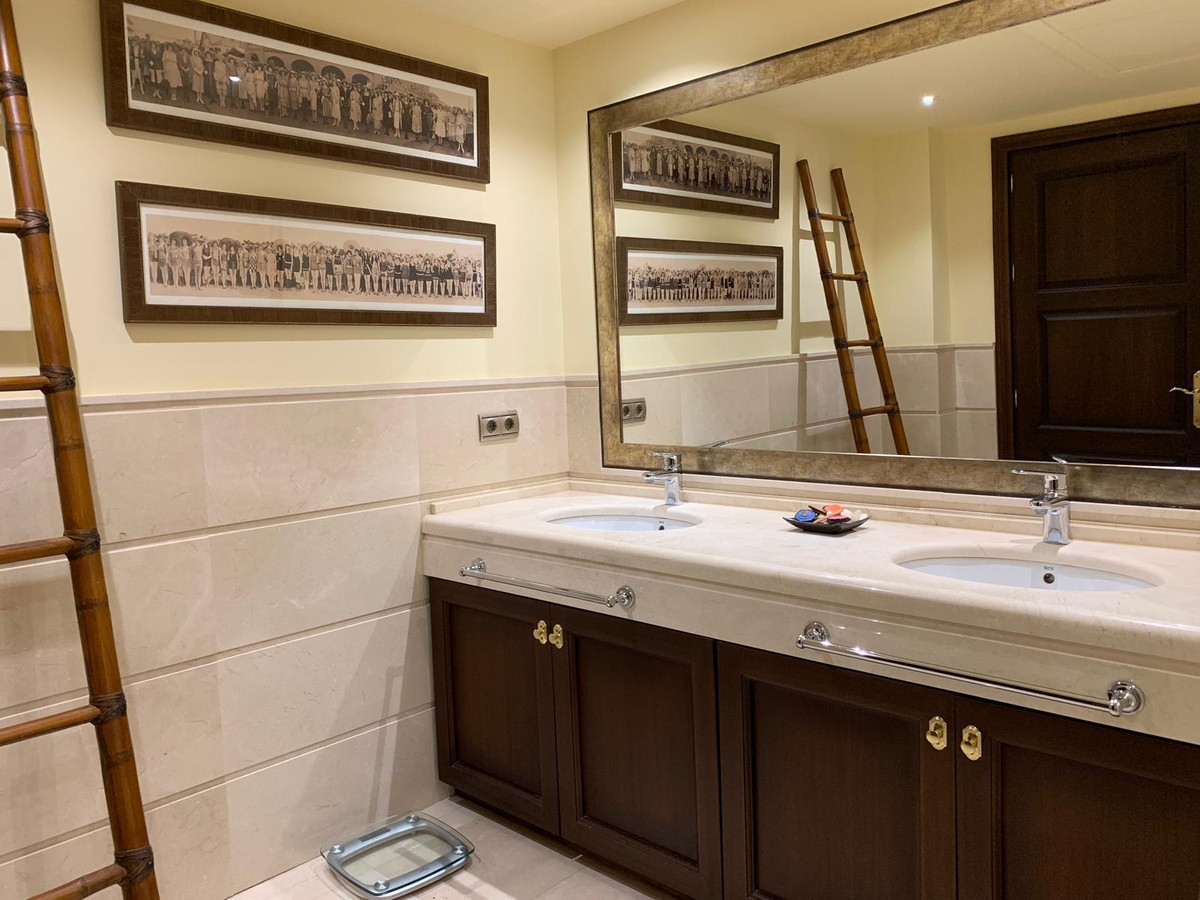 Villa for sale in Marbella