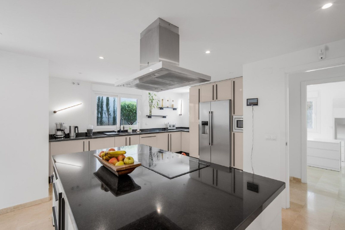 Villa for sale in Marbella