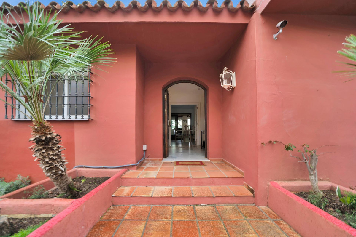 Villa for sale in Marbella