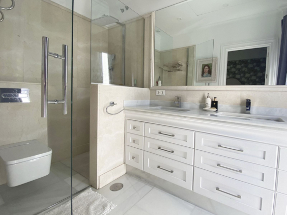 Villa for sale in Marbella
