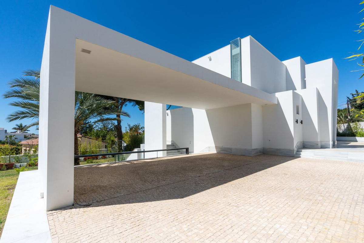 Villa for sale in Marbella