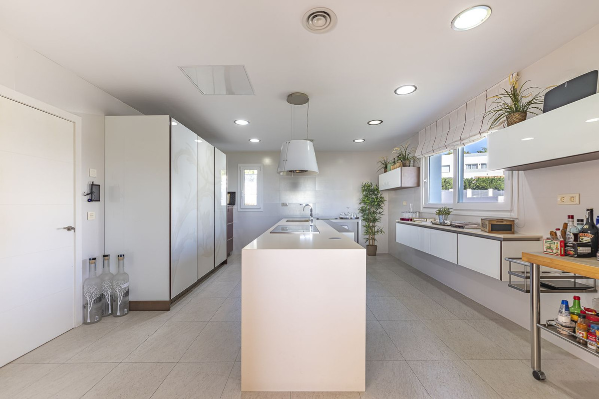 Villa for sale in Marbella