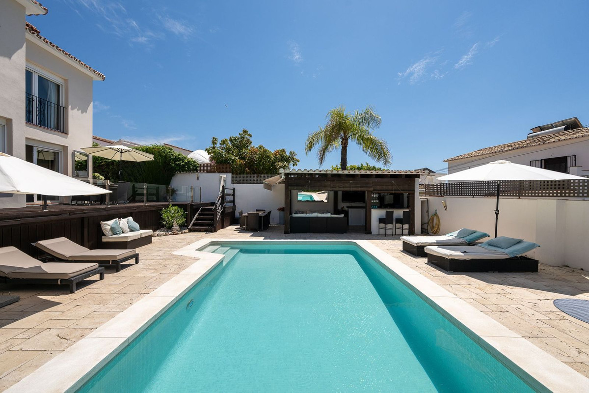 Villa for sale in Marbella