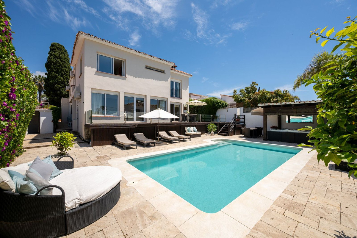 Villa for sale in Marbella