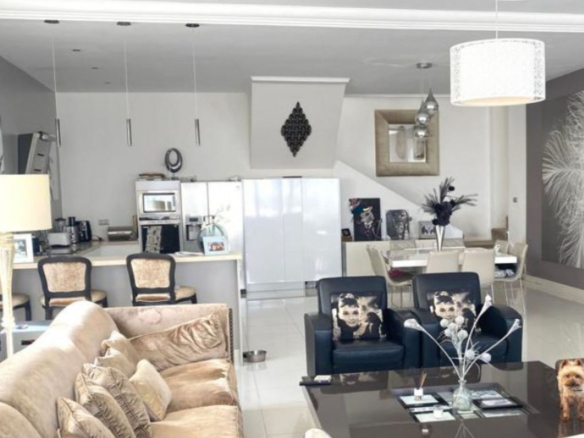 Villa for sale in Marbella