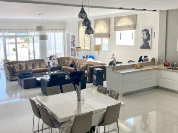 Villa for sale in Marbella