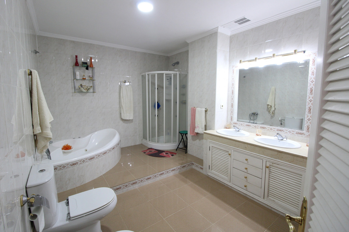 Villa for sale in Marbella