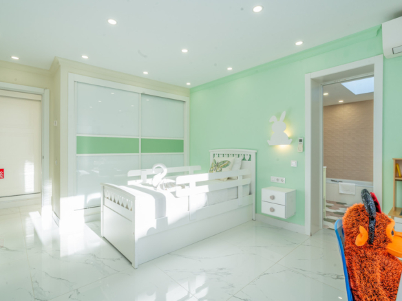 Villa for sale in Marbella